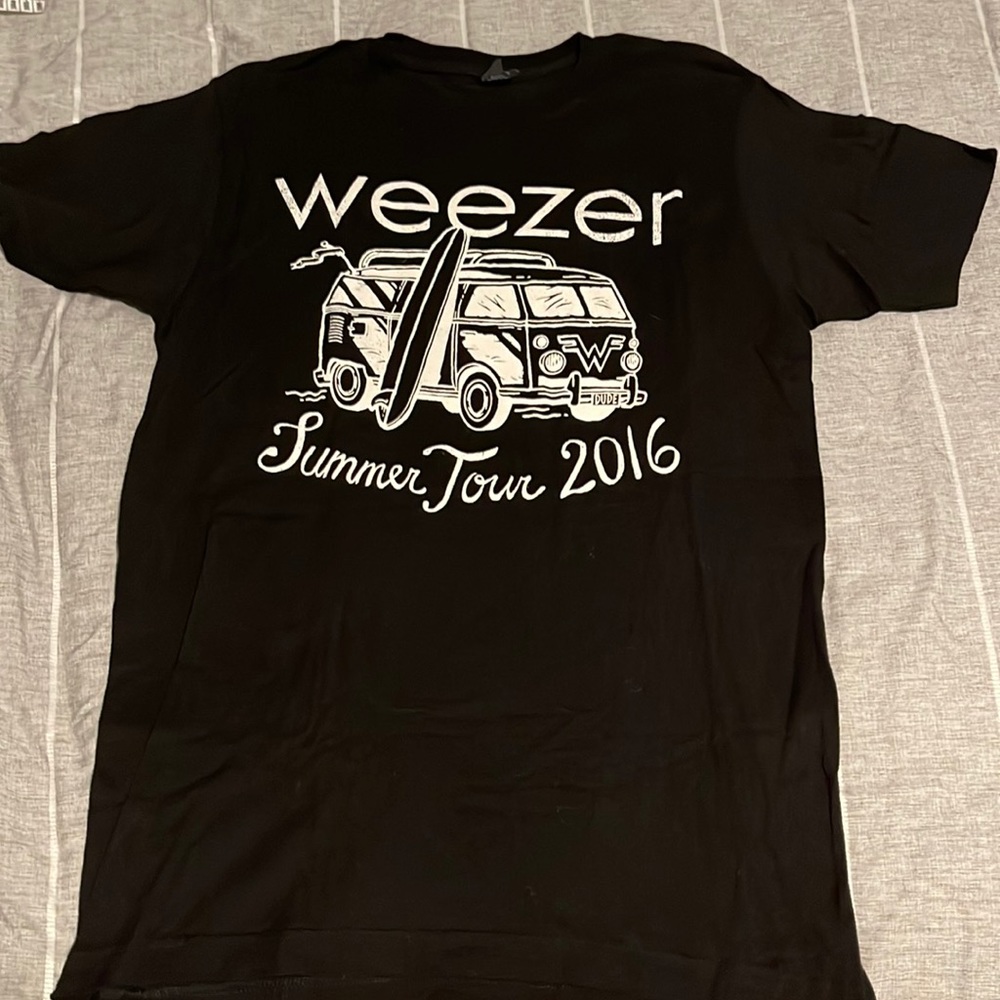 Weezer 2016 concert tee shirt medium